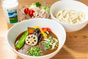 慧や KOIYA  美瑛カレーうどん／つけ麺タイプ